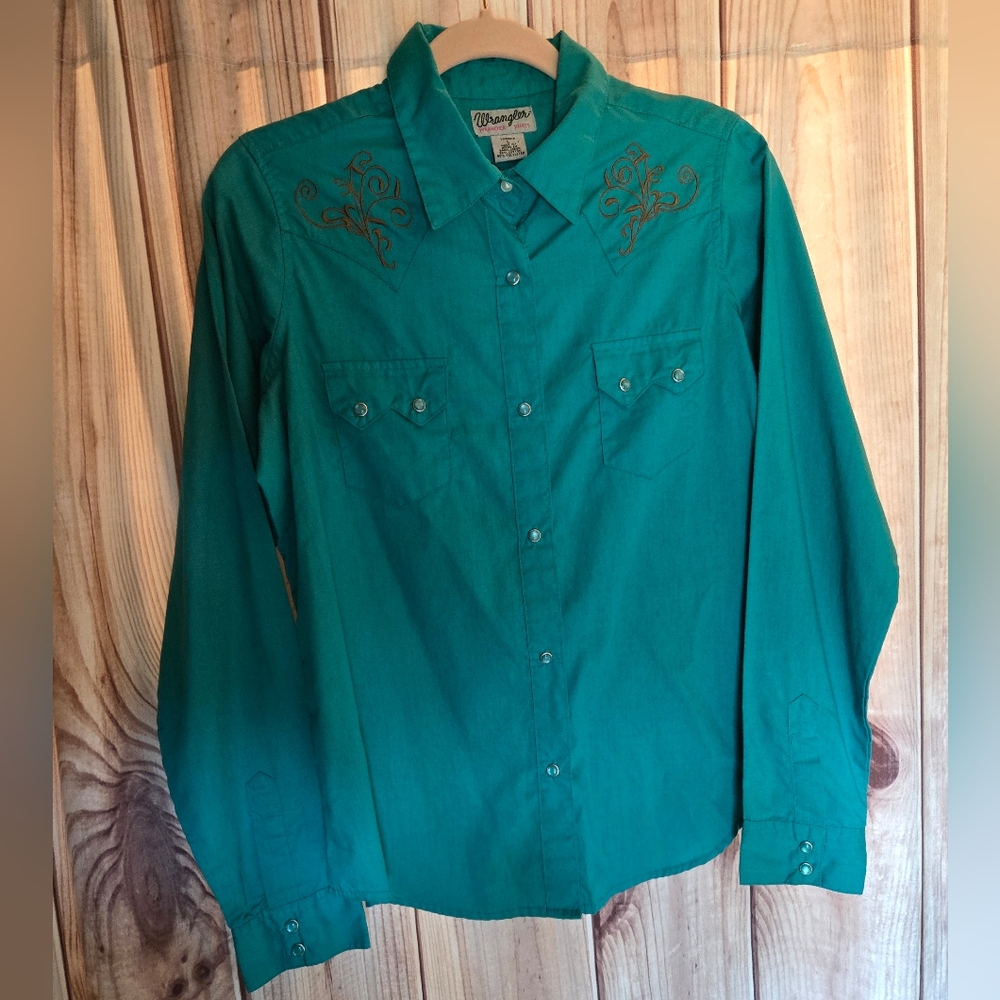 Vintage pearl snap wrangler button down